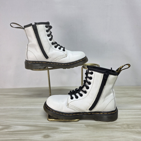 Dr. Martens Kids White Boots - Picture 5 of 8
